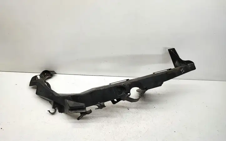 BMW 3 E90 E91 (2005 - 2012) 7116708 Кронштейн передней фары — фото 1