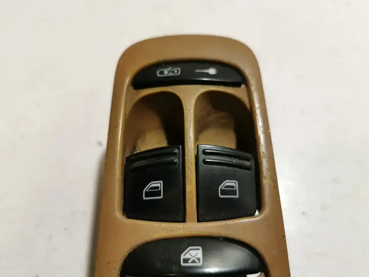 Porsche Cayenne (9PA) (2002 - 2010) 7L5959857A Кнопка стеклоподъемников — фото 4