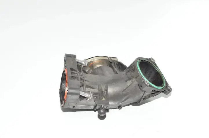 BMW 5 F10 F11 (2009 - 2016) 7823244 Прочие детали моторного отсека — фото 4