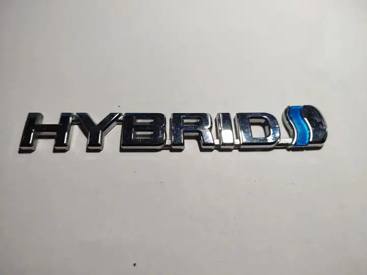 Toyota C-HR I (2016 - 2022) 75374F4010 Эмблема модели — фото 1