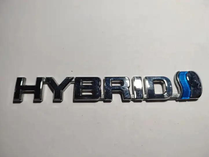 Toyota C-HR I (2016 - 2022) 75374F4010 Эмблема модели — фото 3