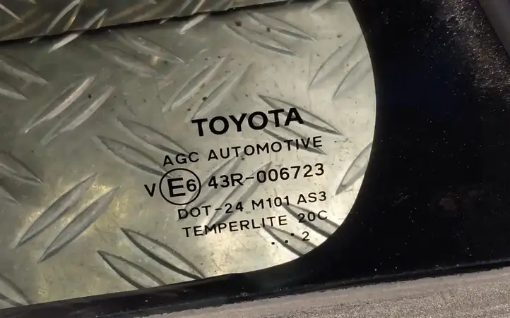 Toyota Avensis T270 (2012 - 2015) Форточка двери — фото 2