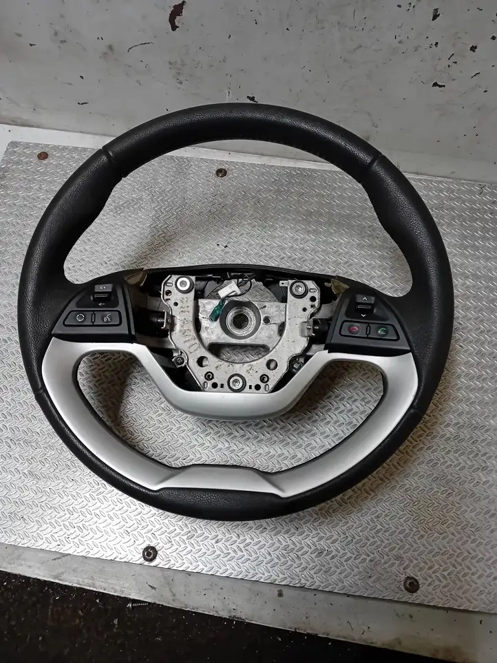 Kia Picanto (2011 - 2015) Руль — фото 1