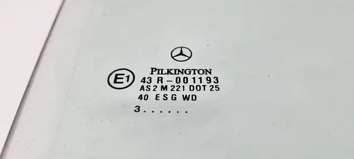 Mercedes-Benz C W203 (2000 - 2007) Стекло задней двери — фото 2