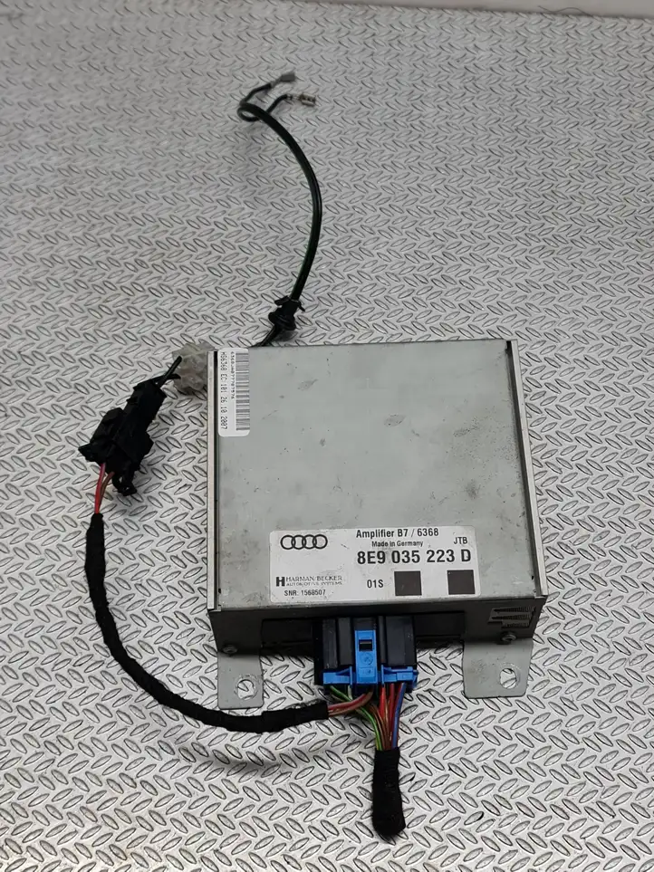 Audi A4 S4 B7 8E 8H (2004 - 2009) 8E9035223D Усилитель звука — фото 1