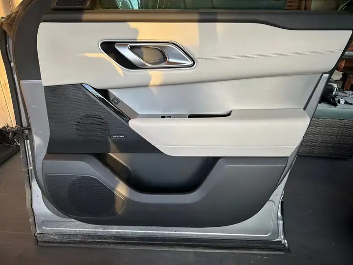 Land Rover Range Rover Velar (2017 - ) Комплект отделки дверей — фото 7