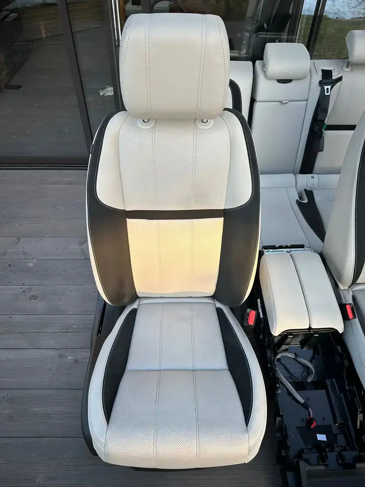 Land Rover Range Rover Velar (2017 - ) Комплект отделки дверей — фото 24