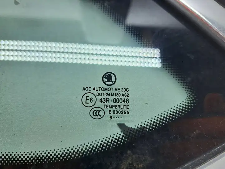 Skoda Octavia Mk3 (5E) (2013 - 2019) 43R00048 Заднее боковое стекло — фото 3