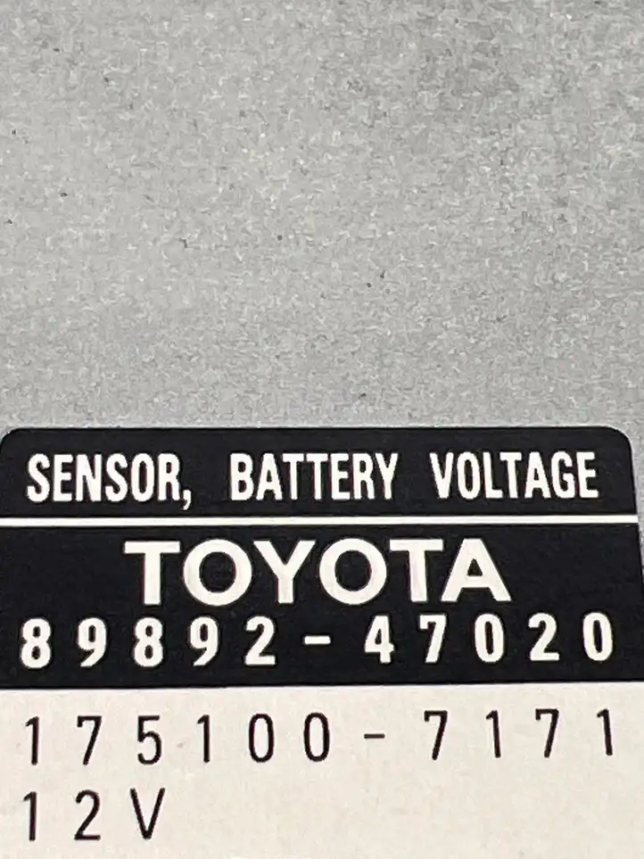 Toyota Prius (XW30) (2009 - 2015) 8989247020 Блок управления аккумулятором — фото 3