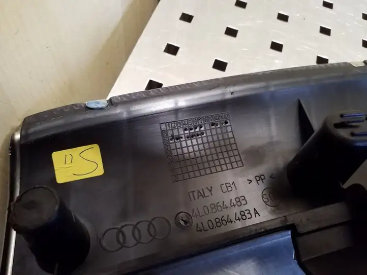 Audi Q7 4L (2005 - 2009) 4L0864483 Отделка порога багажника — фото 3