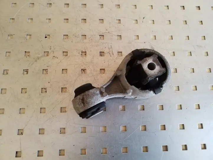 Nissan Qashqai (2010 - 2013) 11350JD000 Опора двигателя — фото 1