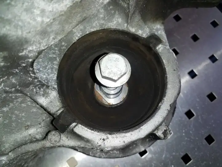 Nissan Qashqai (2010 - 2013) 11220JD700 Опора двигателя — фото 2
