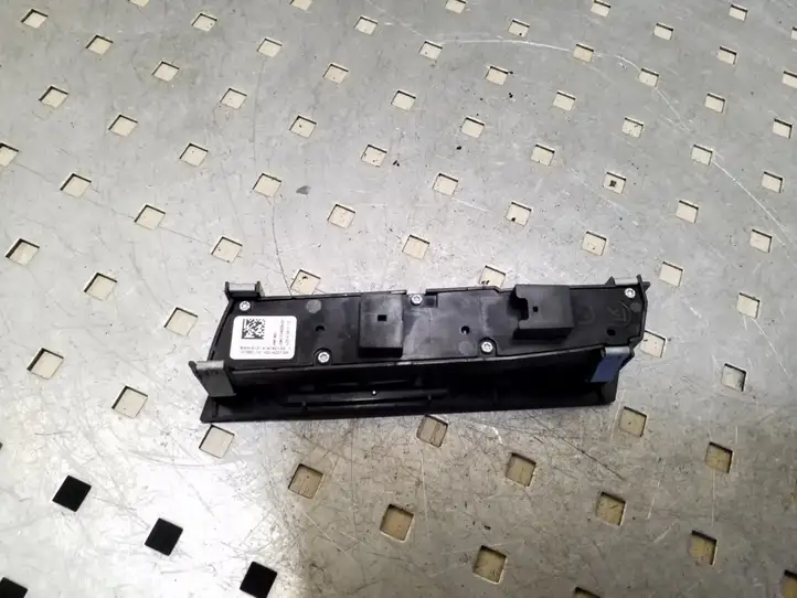 BMW 5 F10 F11 (2009 - 2016) 61319197921 Другие включатели / ручки/ переключатели — фото 2