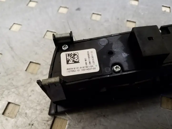 BMW 5 F10 F11 (2009 - 2016) 61319197921 Другие включатели / ручки/ переключатели — фото 3
