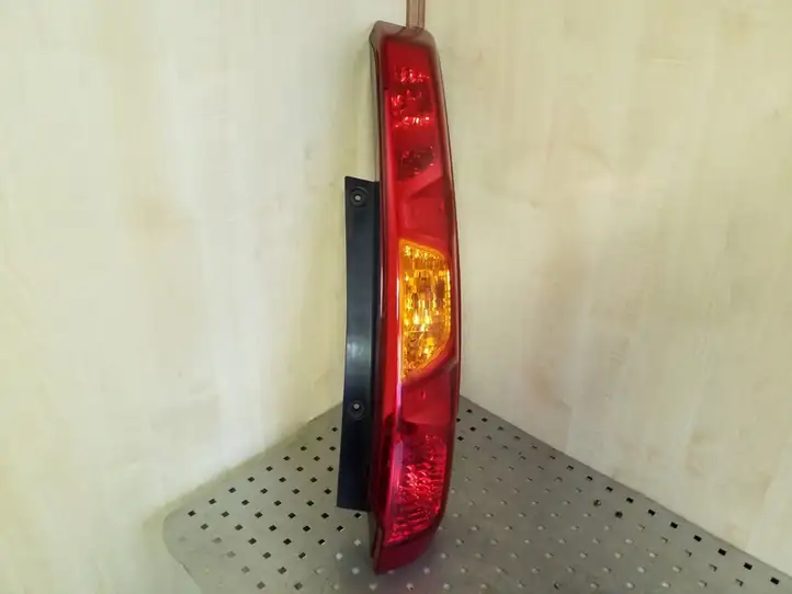 Nissan X-Trail T31 (2007 - 2014) 22063929 Задний фонарь в кузове — фото 1