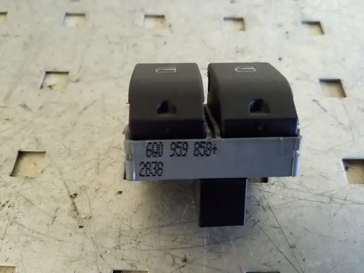 Volkswagen Polo (2005 - 2009) 6Q0959858 Блок кнопок стеклоподъемников — фото 2
