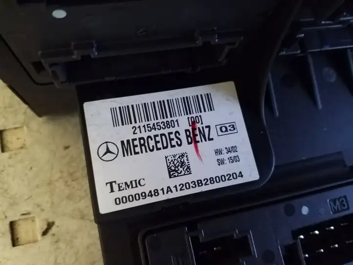 Mercedes-Benz E W211 (2002 - 2009) 2115453801 Блок предохранителей — фото 4