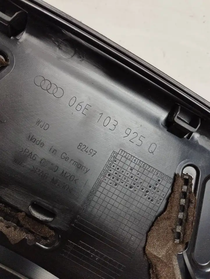 Audi A8 S8 D4 4H (2013 - 2017) 06E103925Q Крышка двигателя декоративная — фото 2
