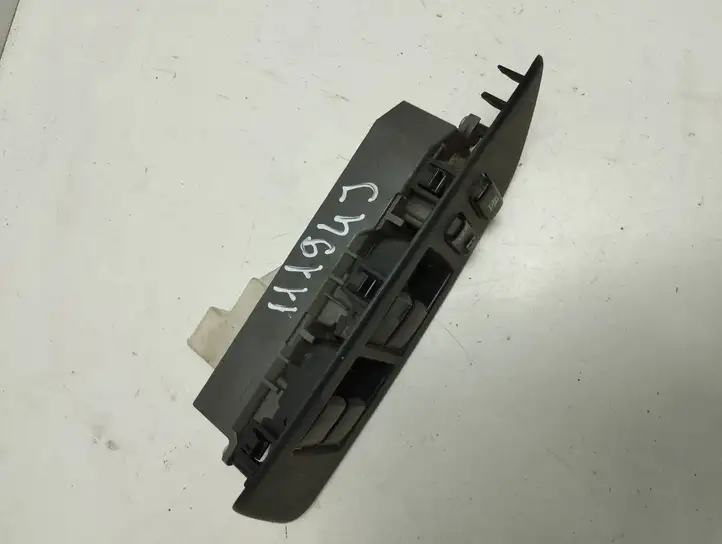 Toyota Auris 150 (2006 - 2012) Кнопка стеклоподъемников — фото 4