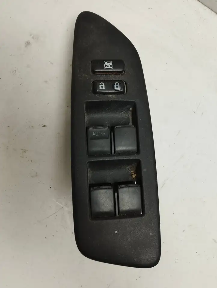 Toyota Auris 150 (2006 - 2012) Кнопка стеклоподъемников — фото 6