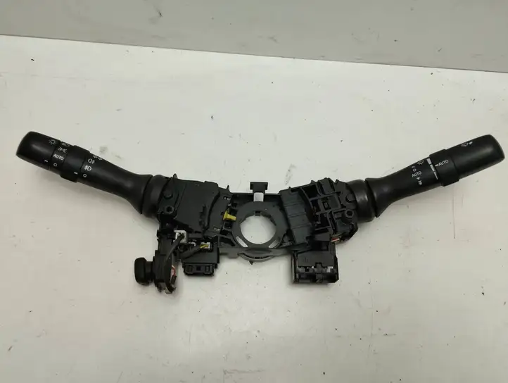 Toyota Avensis T270 (2009 - 2012) 0518017F423 Другие включатели / ручки/ переключатели — фото 1
