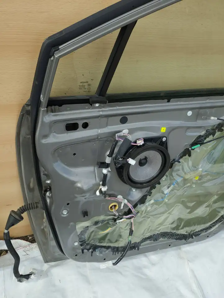 Toyota Corolla Verso E121 (2004 - 2007) Дверь — фото 8