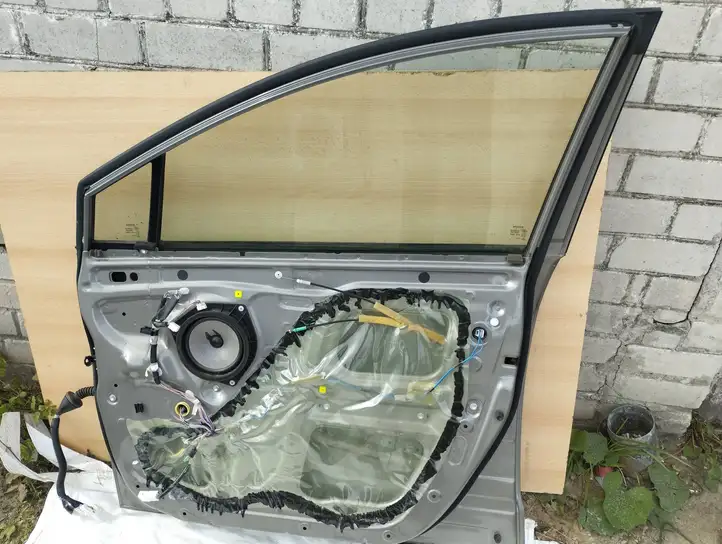 Toyota Corolla Verso E121 (2004 - 2007) Дверь — фото 11
