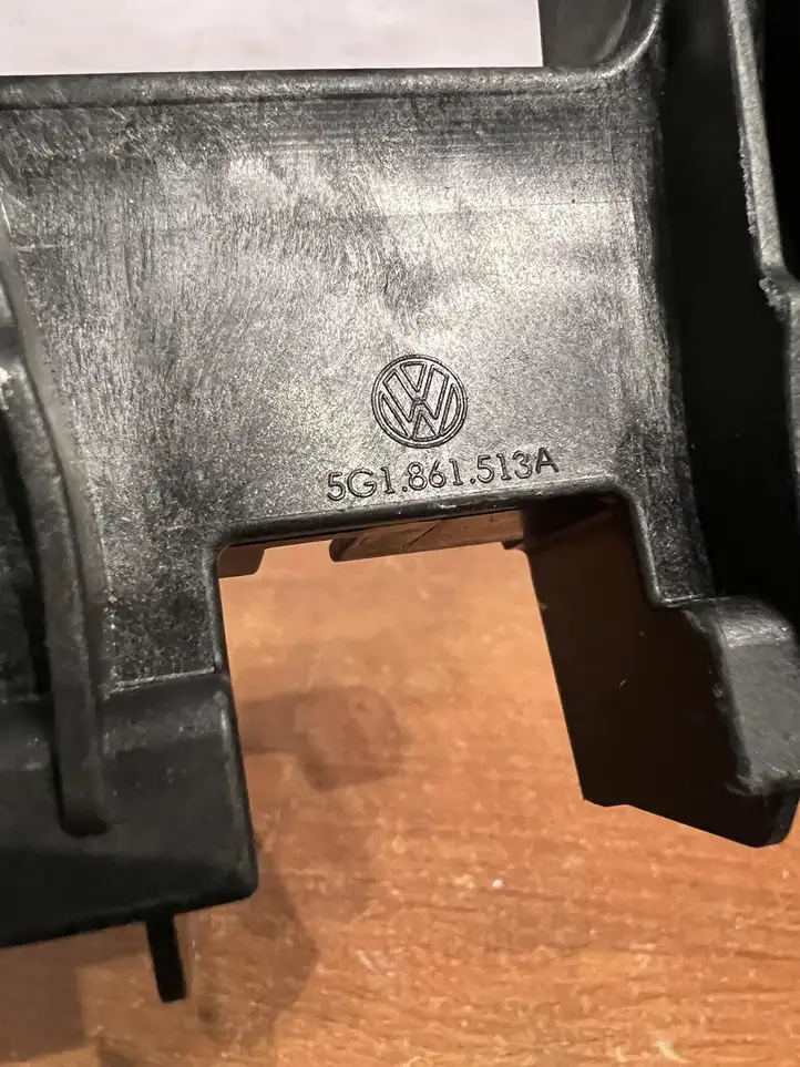 Volkswagen Golf VII (2013 - 2019) 5G1861513A Прочие детали салона — фото 4
