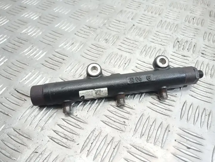 Land Rover Discovery 3 - LR3 (2004 - 2009) 7H2Q9D280DD Магистральная топливная трубка — фото 1
