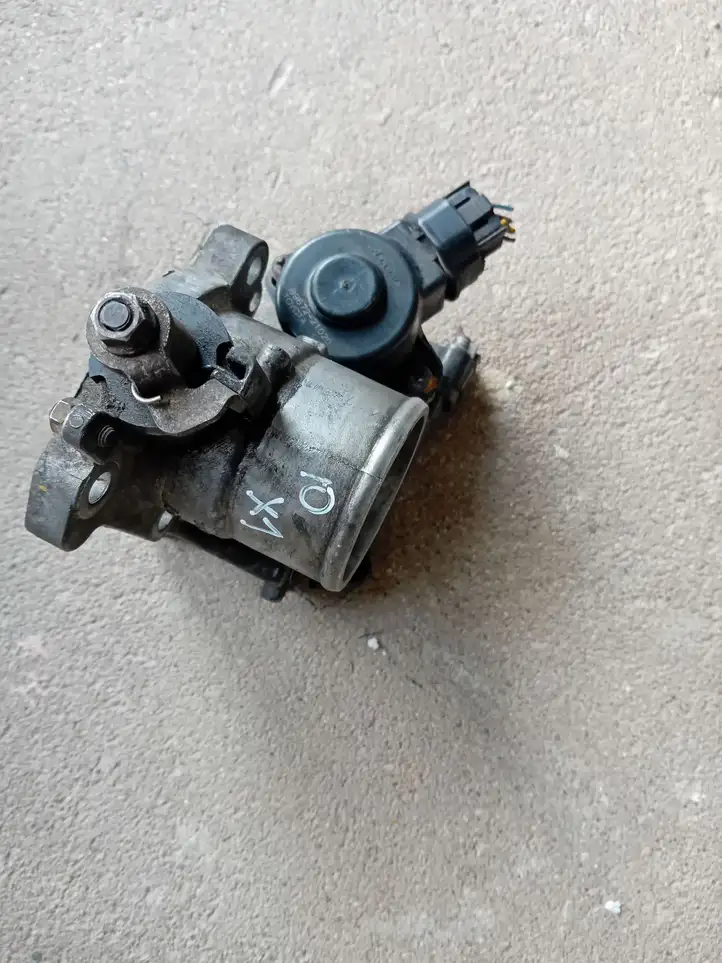 Toyota Avensis T250 (2003 - 2006) 8967221020 Дроссельная заслонка — фото 2