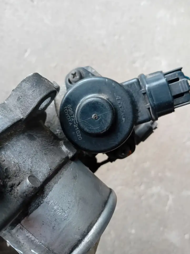 Toyota Avensis T250 (2003 - 2006) 8967221020 Дроссельная заслонка — фото 3