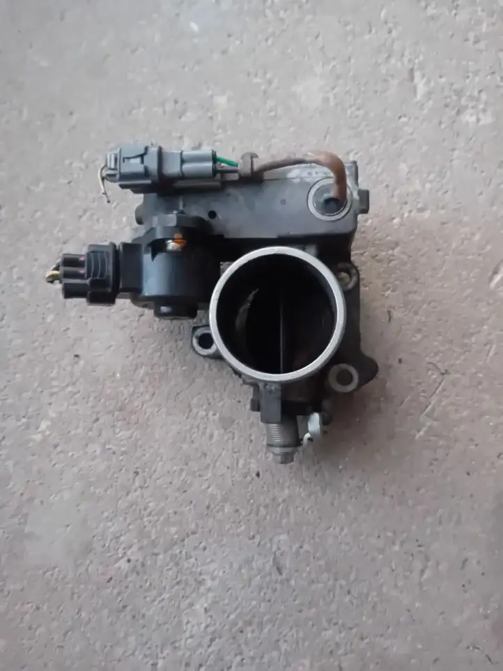 Toyota Corolla E120 E130 (2000 - 2004) 8967221020 Дроссельная заслонка — фото 1