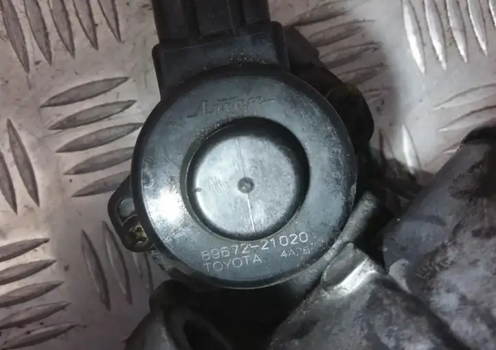Toyota Avensis T250 (2003 - 2006) 8967221020 Дроссельная заслонка — фото 4