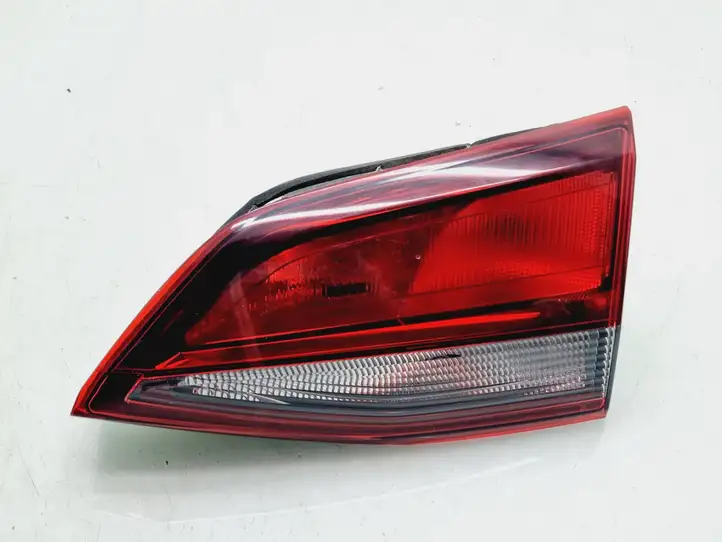 Opel Astra K (2015 - 2020) 39077381 Задний фонарь в крышке багажника — фото 1
