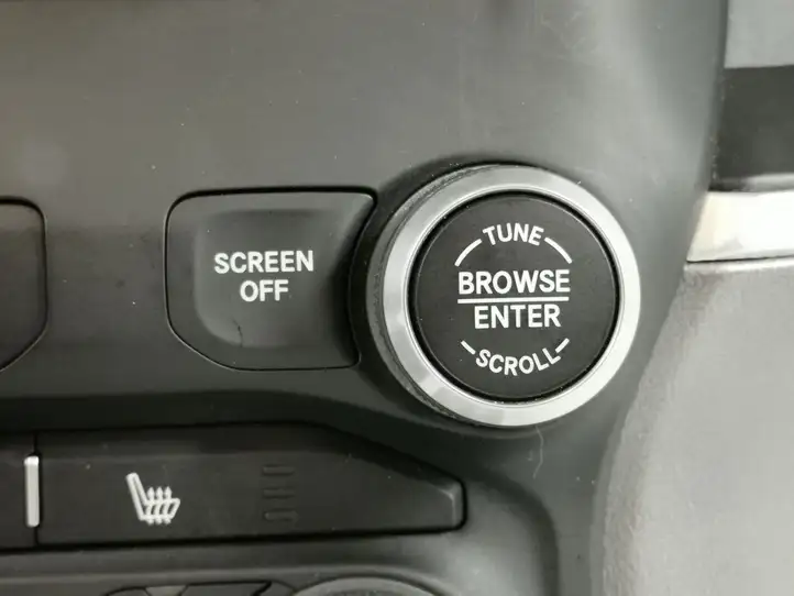 Dodge Ram (2018 - ) 68340286AC Центральная отделка панели приборов — фото 2
