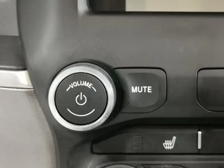 Dodge Ram (2018 - ) 68340286AC Центральная отделка панели приборов — фото 25