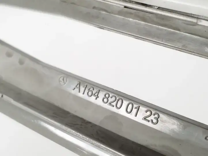 Mercedes-Benz R W251 (2005 - 2013) A1648200123 Задняя подсветка — фото 2
