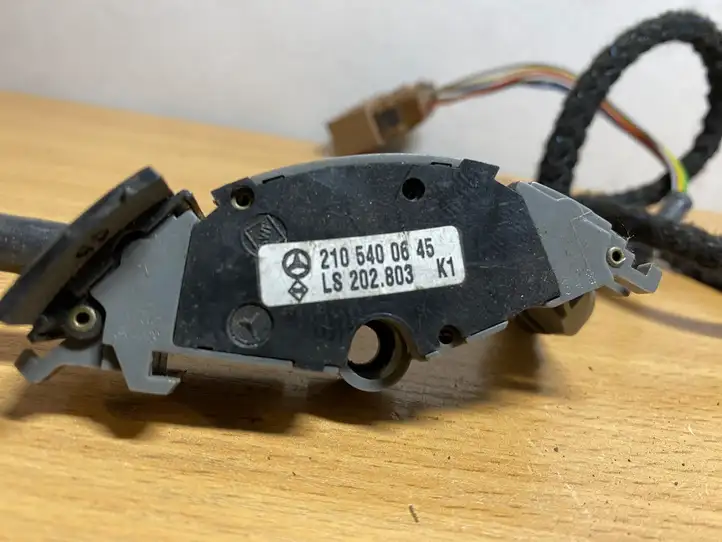 Mercedes-Benz E W210 (1995 - 2002) 2105400645 Кнопка управления круиз контроля — фото 2