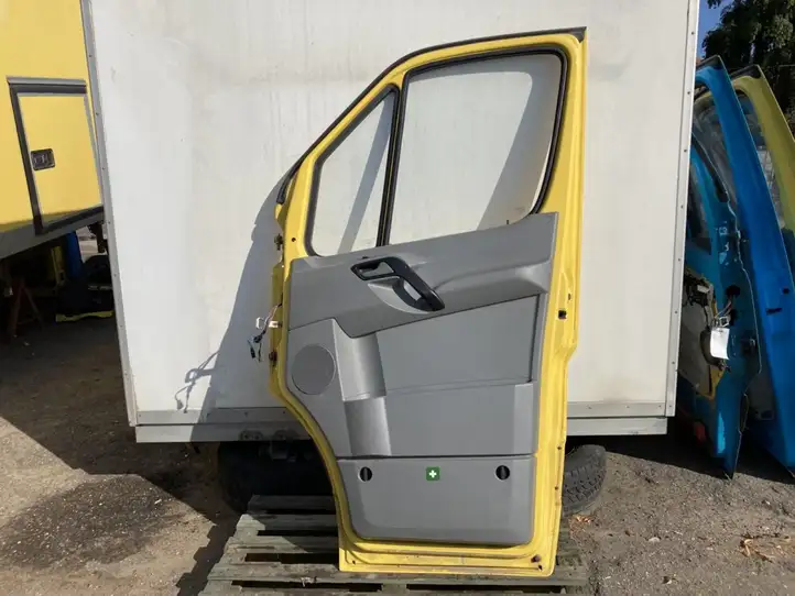 Mercedes-Benz Sprinter W906 (2006 - 2018) 9067200105 Дверь — фото 2