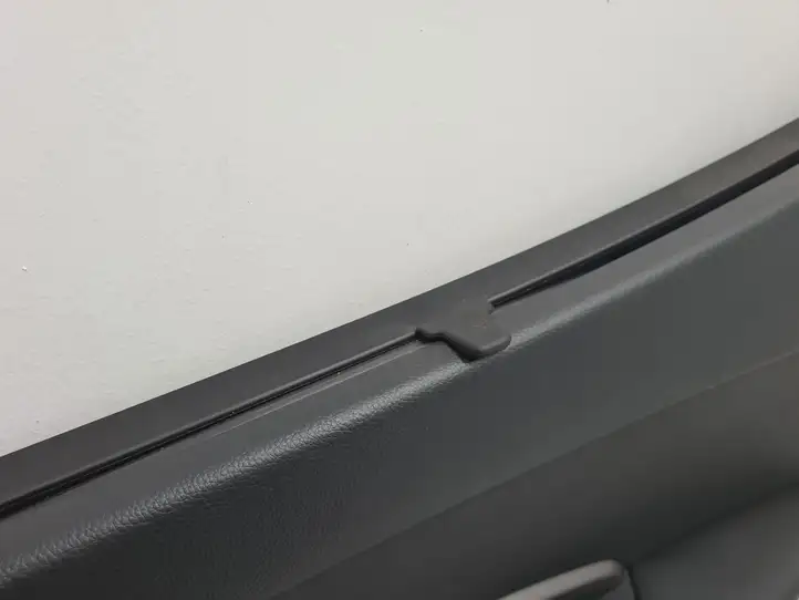 Hyundai Santa Fe (2012 - 2015) M02412W010 Обшивка задней двери — фото 5
