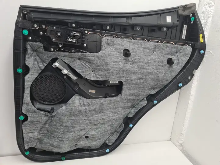 Hyundai Santa Fe (2012 - 2015) M02312W010 Обшивка задней двери — фото 6