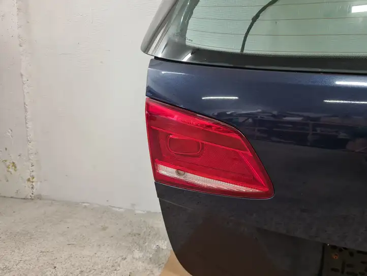 Volkswagen PASSAT B7 (2011 - 2014) Крышка багажника — фото 7