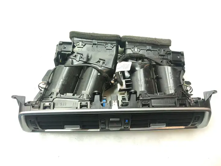 BMW 5 GT F07 (2010 - 2017) 9142593 Центральный воздушный дефлектор — фото 2