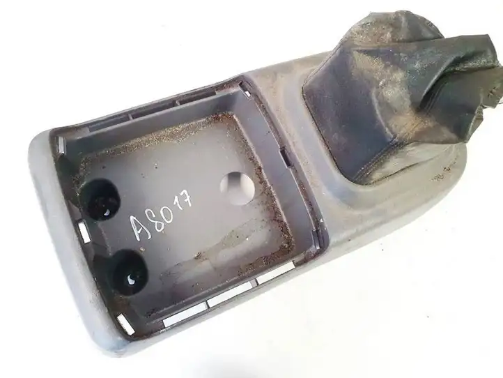 Toyota Previa (XR30, XR40) II (2000 - 2006) 5881028300 Прочие детали салона — фото 1