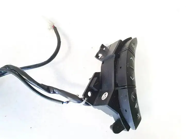 Toyota Previa (XR30, XR40) II (2000 - 2006) 75b037 Кнопки на рулевом колесе — фото 2