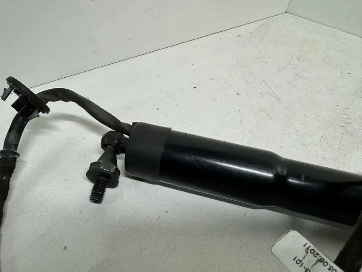 Volkswagen Touareg II (2010 - 2018) 7P6827851C Амортизатор крышки багажника — фото 8