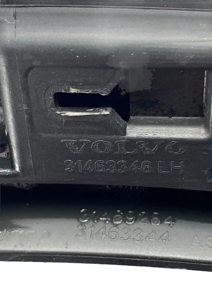 Volvo XC90 (2014 - 2019) 31463346 Молдинг заднего крыла — фото 1