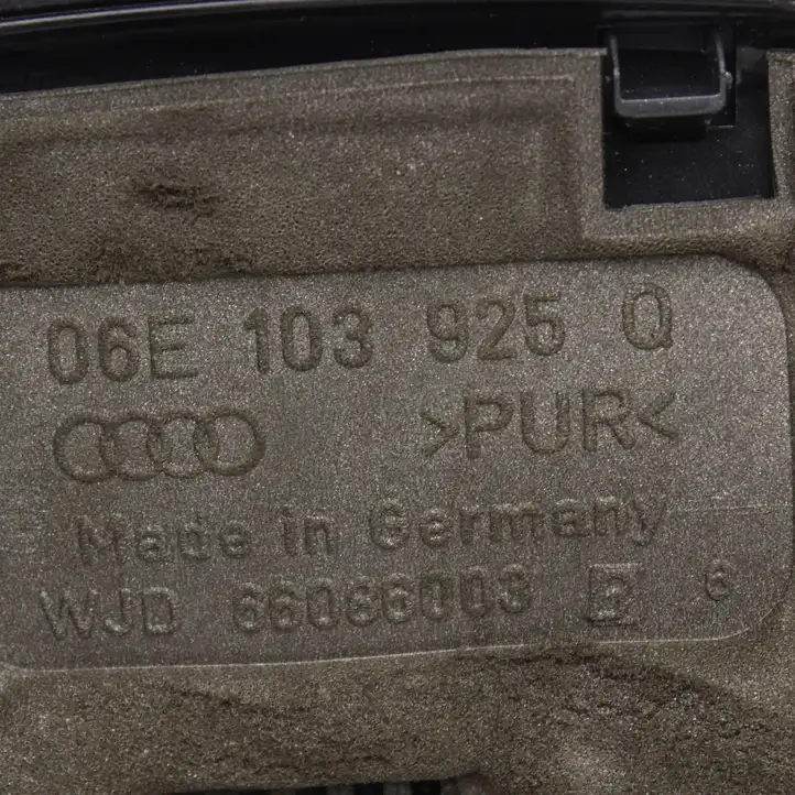 Audi A4 S4 B8 8K (2011 - 2015) 06E103925Q Крышка двигателя декоративная — фото 3