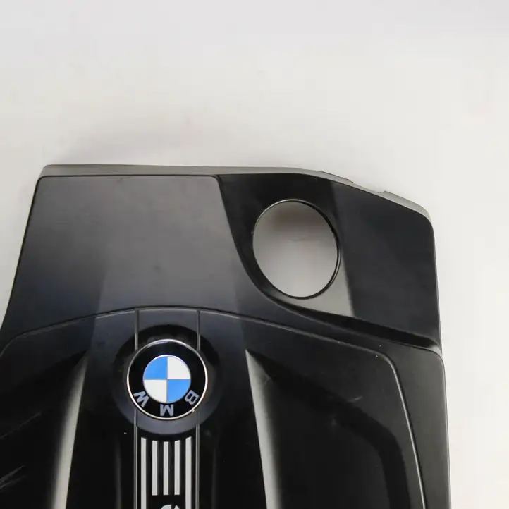 BMW 5 G30 G31 (2016 - ) 7641556 Крышка двигателя декоративная — фото 2