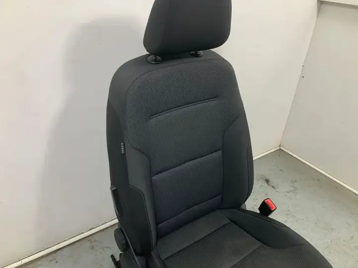 Volkswagen Golf VII (2013 - 2019) 5G0963555R Переднее сиденье пассажира — фото 3